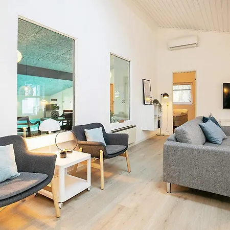 度假居 14 Person In