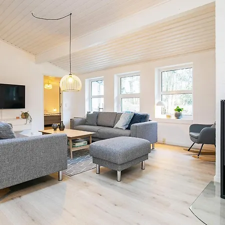 度假居 14 Person In *