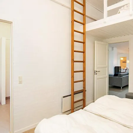 度假居 14 Person In