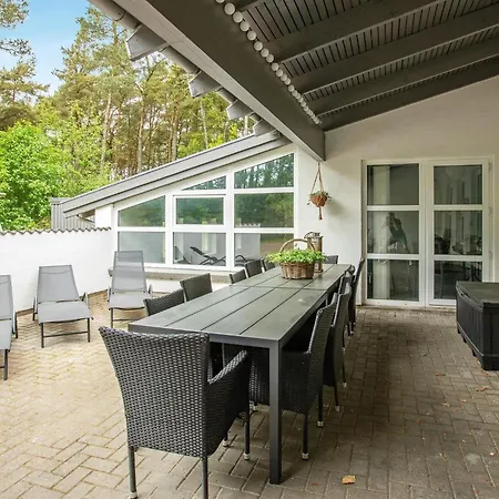 14 Person In * Sæby